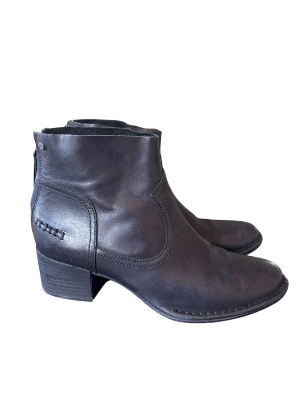 Ugg Bandara‎ Black Leather Stacked Heel Ankle Bootie Size 8.5